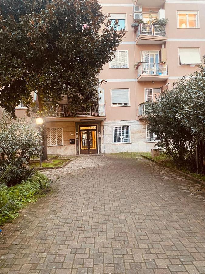 Large Garden Appartement Rome Buitenkant foto